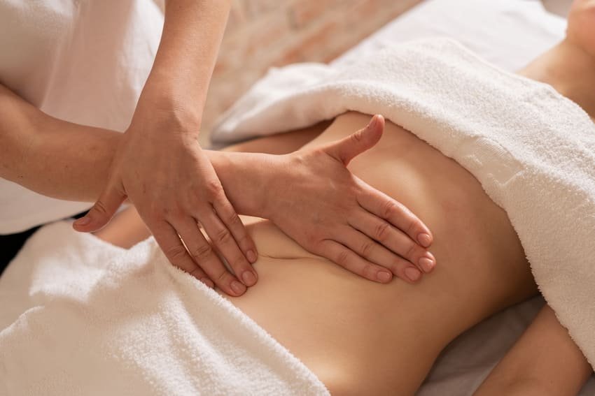 Drenagem-Linfatica-associada-a-massagem-relaxante.jpg Drenagem Linfática associada à massagem relaxante e massagem craniana - Imagem 1